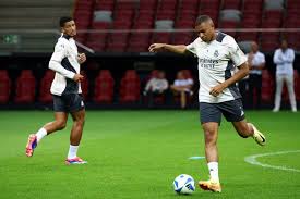 湖人主场惨 湖人主场惨